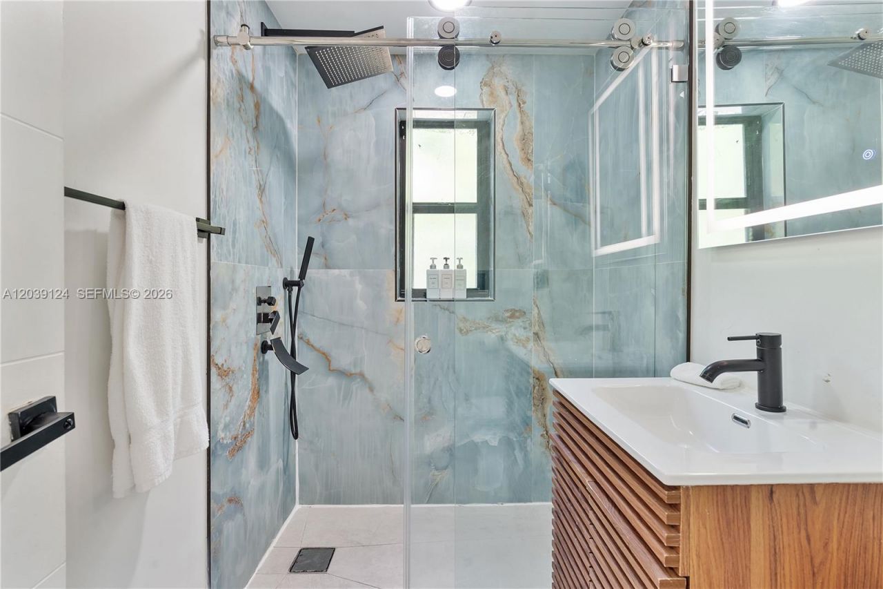 8270 NE 1st Pl , Unit 2, Miami, FL 33138 Photo