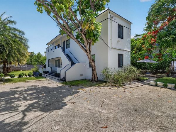 8270 NE 1st Pl , Unit 3, Miami, FL 33138