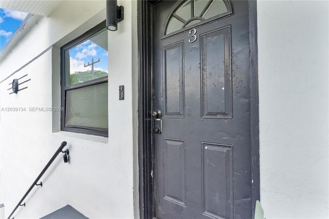 8270 NE 1st Pl , Unit 3, Miami, FL 33138 Photo