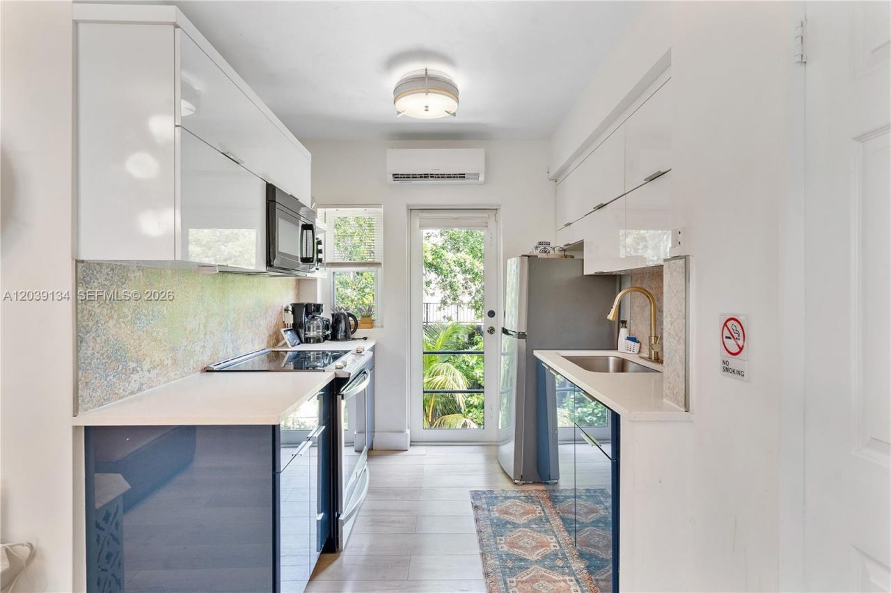 8270 NE 1st Pl , Unit 3, Miami, FL 33138 Photo