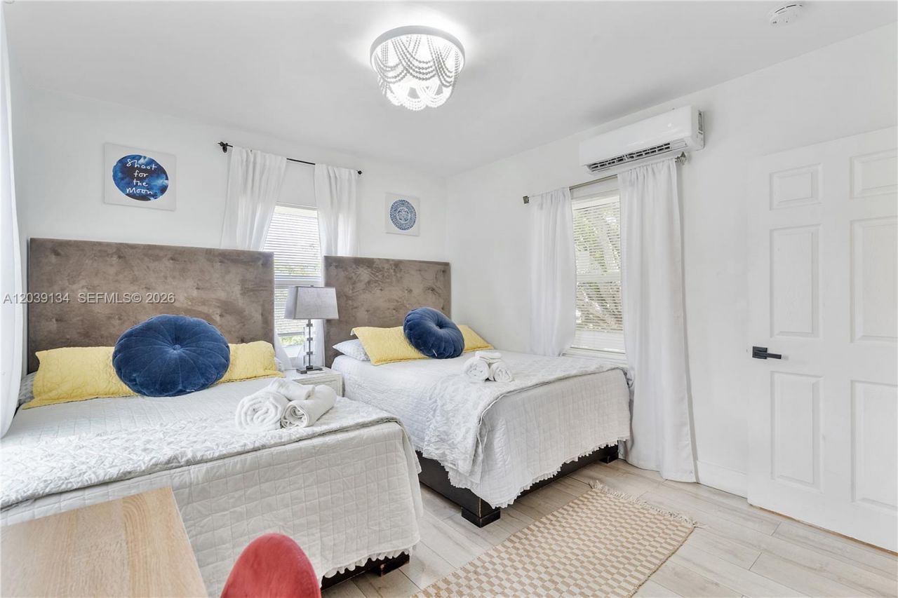 8270 NE 1st Pl , Unit 3, Miami, FL 33138 Photo