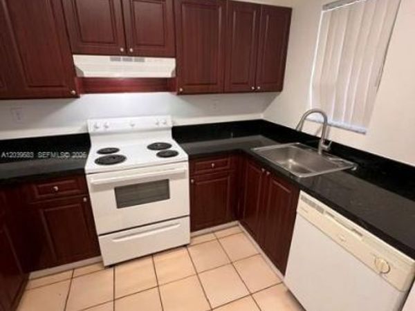 2690 W 76th St , Unit 106, Hialeah, FL 33016
