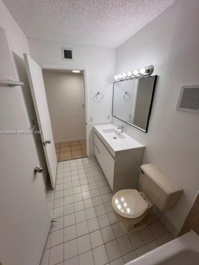 2690 W 76th St , Unit 106, Hialeah, FL 33016 Photo