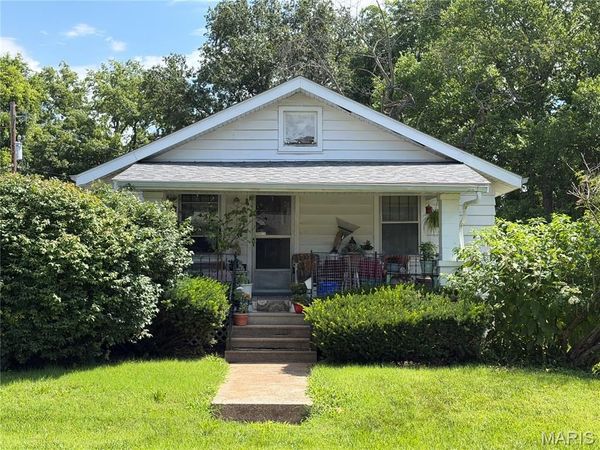 613 Wabash Avenue , Belleville, IL 62220