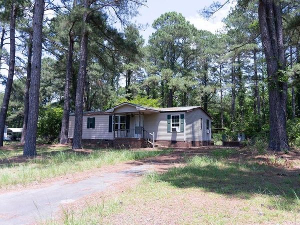 1175 Pond View Dr., Manning, SC 29102