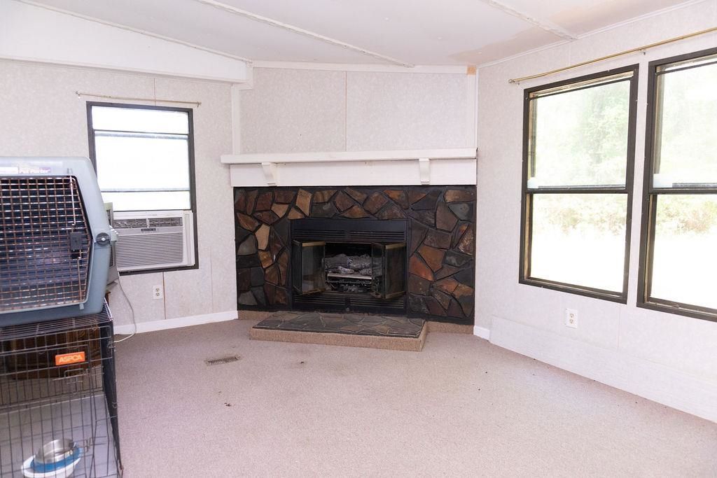 1175 Pond View Dr.  Photo 7