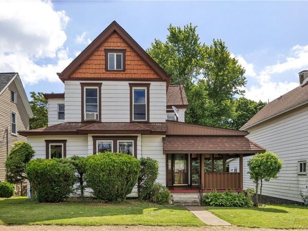 54 First St, North Irwin, PA 15642