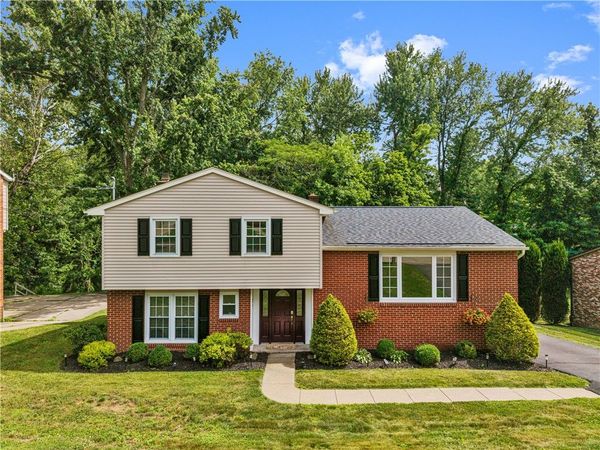 110 N Jamestown Road , Coraopolis, PA 15108
