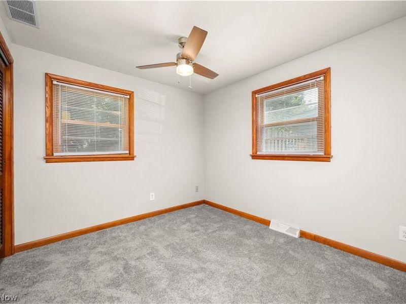 4905 Pinewood Drive, Sheffield Lake, OH 44054 Photo 20