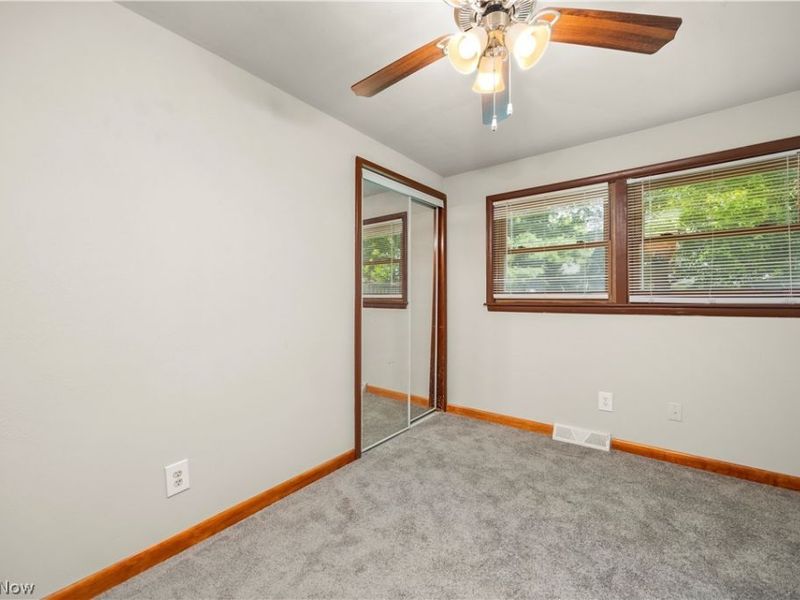 4905 Pinewood Drive, Sheffield Lake, OH 44054 Photo 21