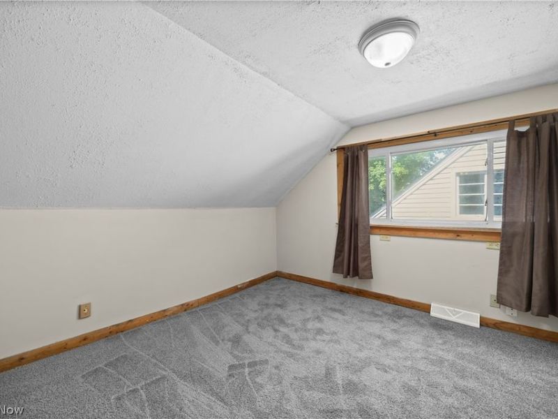 4905 Pinewood Drive, Sheffield Lake, OH 44054 Photo 23