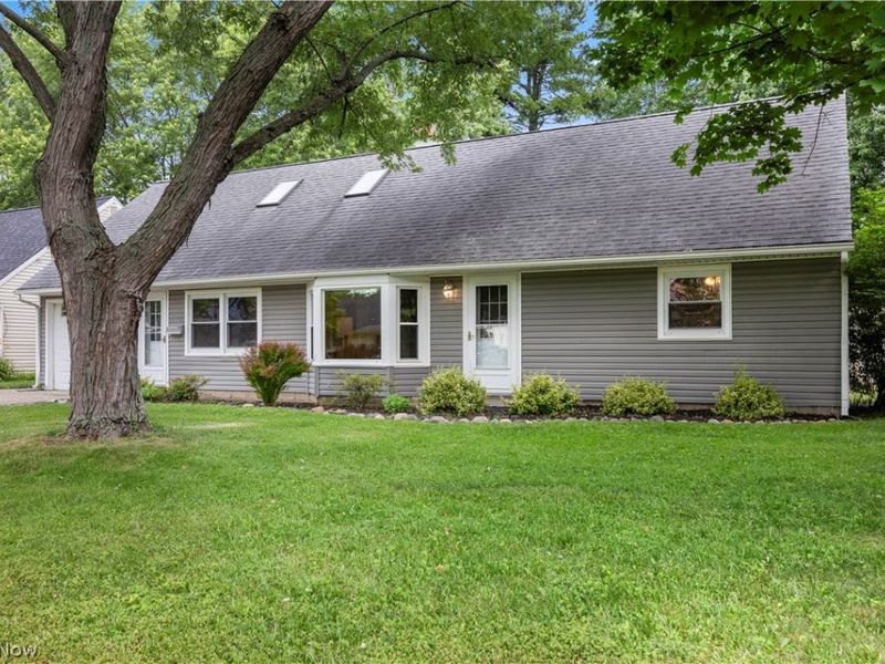 4905 Pinewood Drive, Sheffield Lake, OH 44054 Photo 3