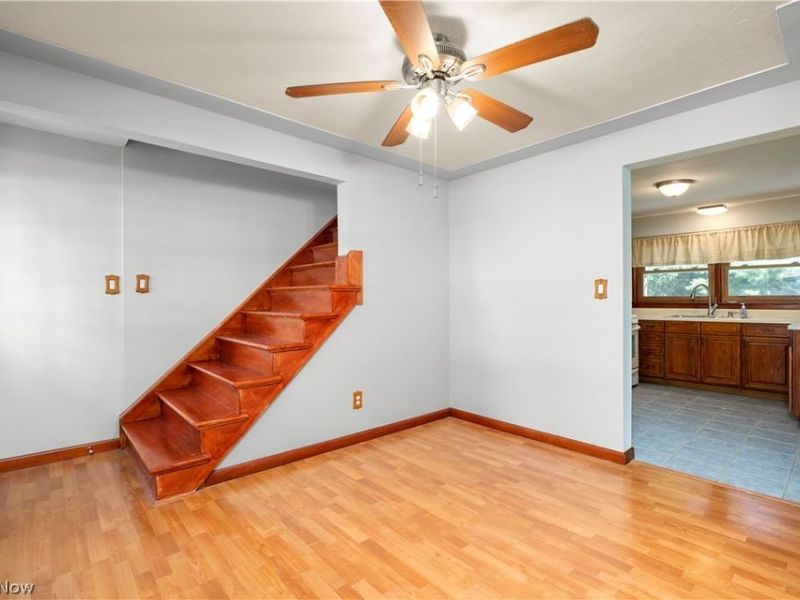 4905 Pinewood Drive, Sheffield Lake, OH 44054 Photo 7