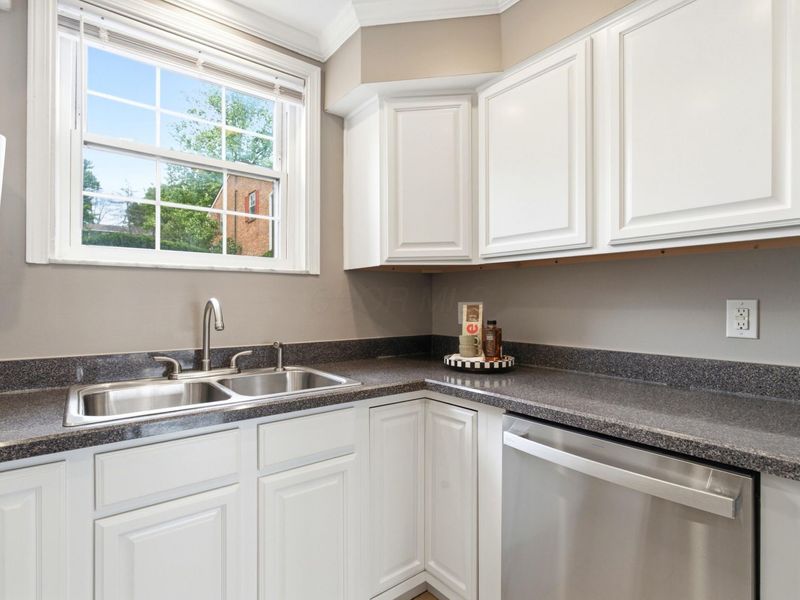 1375 Bluff Avenue, Unit B, Columbus, OH 43212 Photo 3