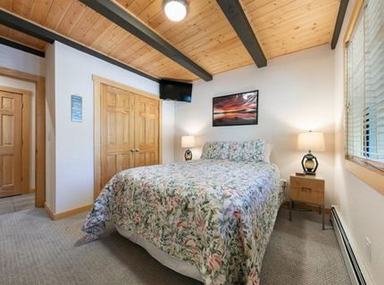 9200 Brockway Springs Drive, Kings Beach, CA 96143 Photo