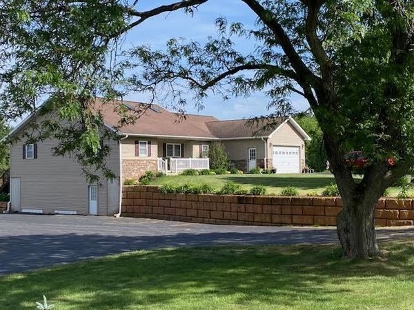 9699 Il Route 84 , Savanna, IL 61074