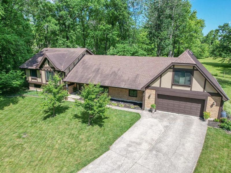 7261 Candlewyck Court, Centerville, OH 45459 Photo 3