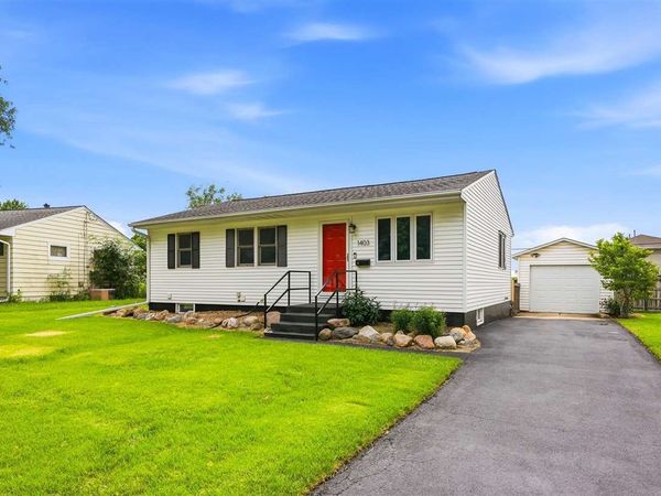 1403 Plum St, Iowa City, IA 52240