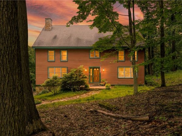 272 Mountain View Rd , Acme, PA 15610