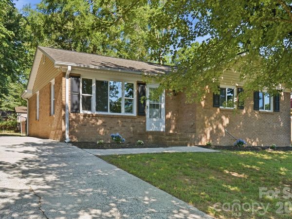 9828 Starwood Drive , Charlotte, NC 28215