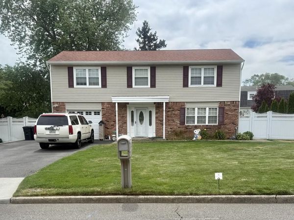 14 Green Place , South Setauket, NY 11720