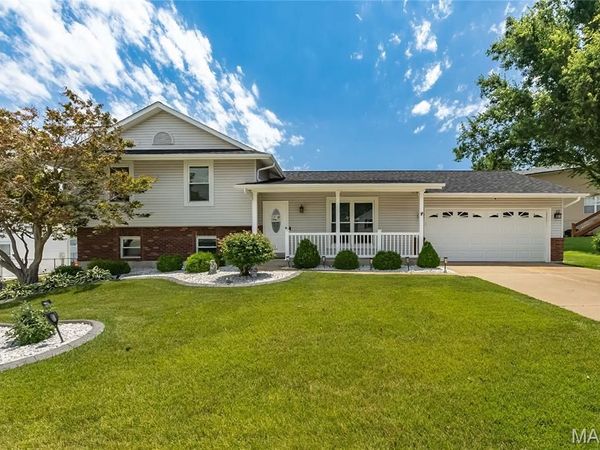 304 Trailview Avenue, St Peters, MO 63376