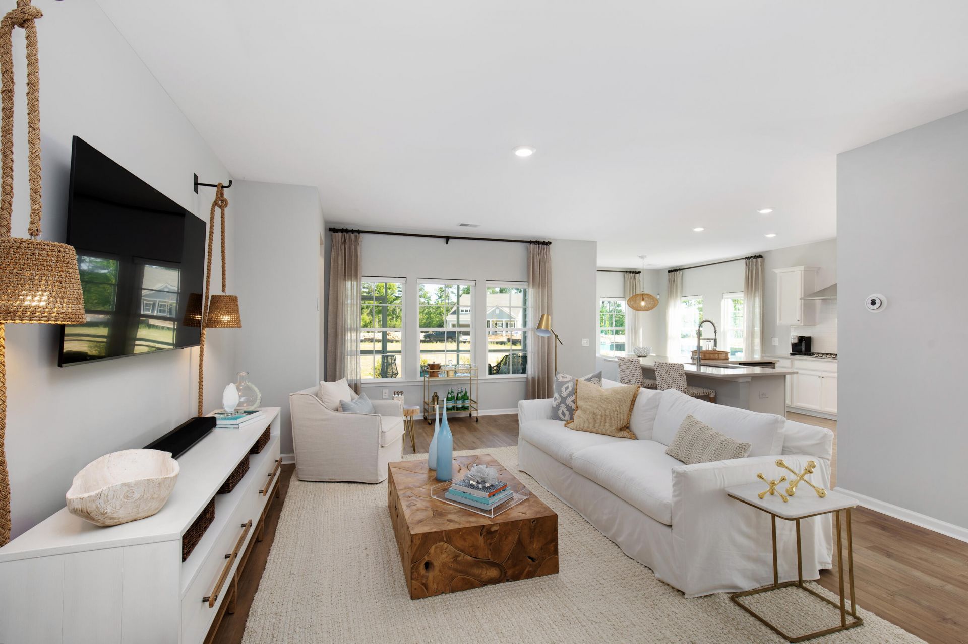 1046 Lettered Olive Lane Photo 8