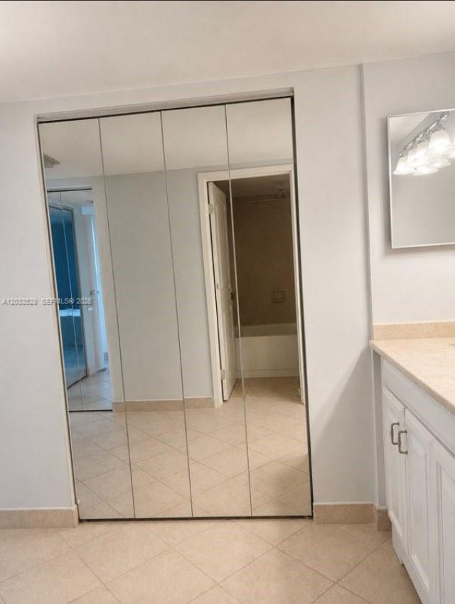 3675 N Country Club Dr, Unit 1406, Aventura, FL 33180 Photo
