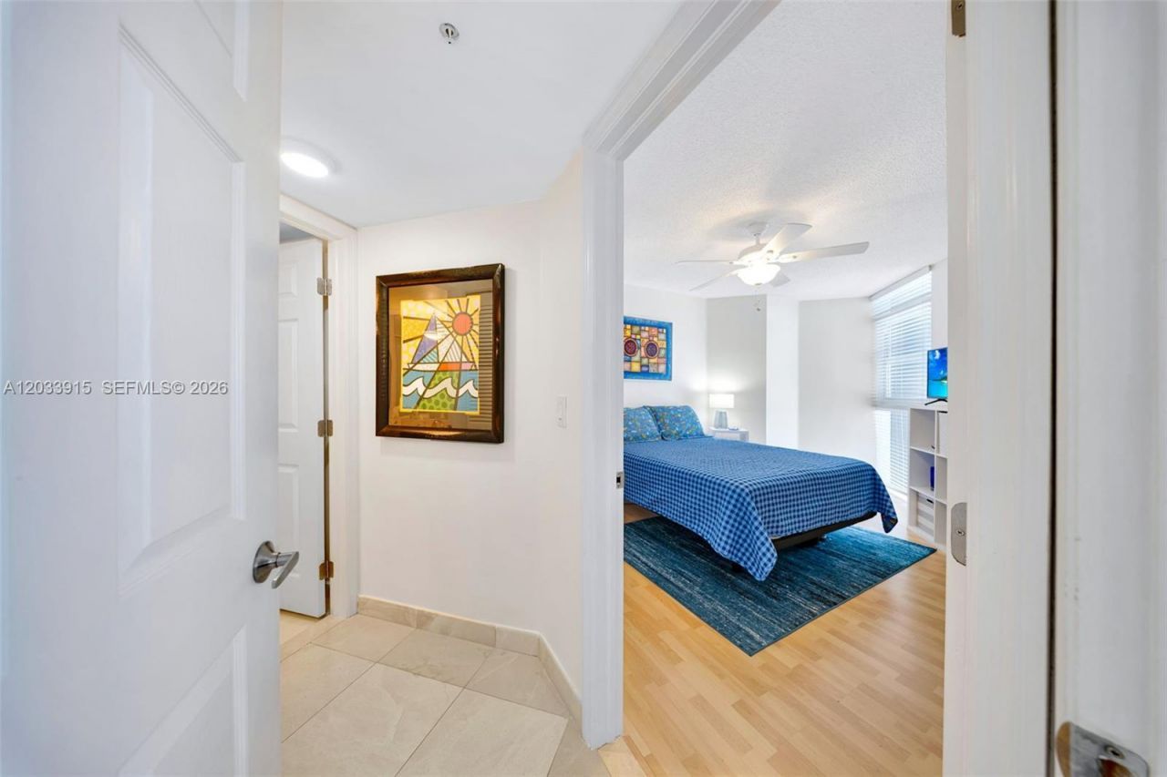 6301 Collins Ave , Unit 1708, Miami Beach, FL 33141 Photo