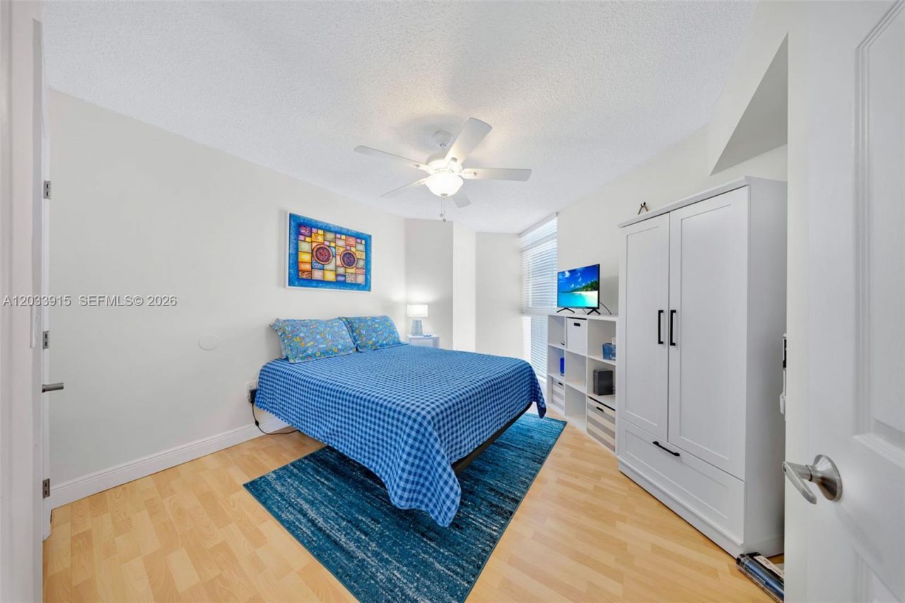 6301 Collins Ave , Unit 1708, Miami Beach, FL 33141 Photo