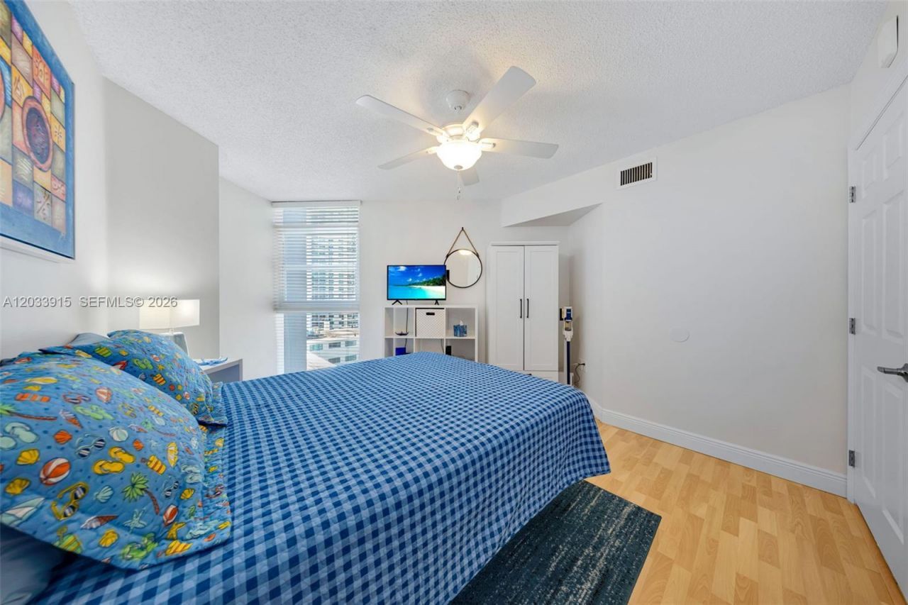 6301 Collins Ave , Unit 1708, Miami Beach, FL 33141 Photo