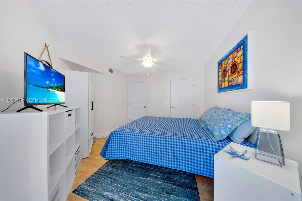 6301 Collins Ave , Unit 1708, Miami Beach, FL 33141 Photo