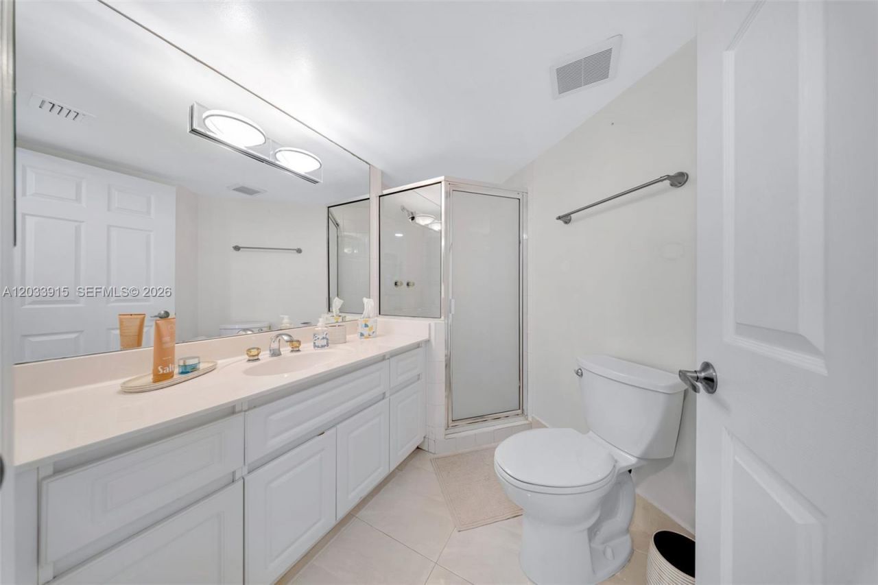 6301 Collins Ave , Unit 1708, Miami Beach, FL 33141 Photo