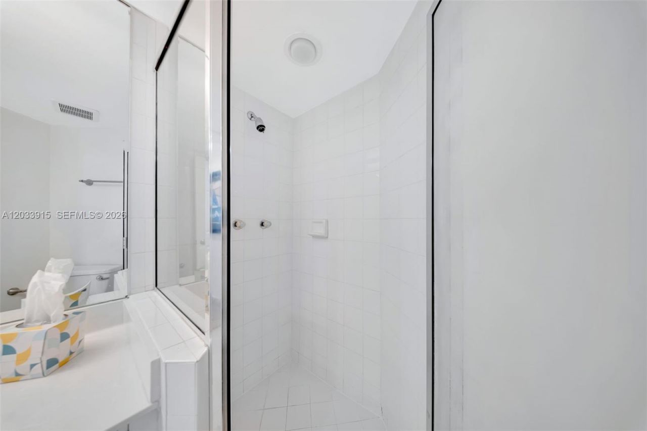 6301 Collins Ave , Unit 1708, Miami Beach, FL 33141 Photo