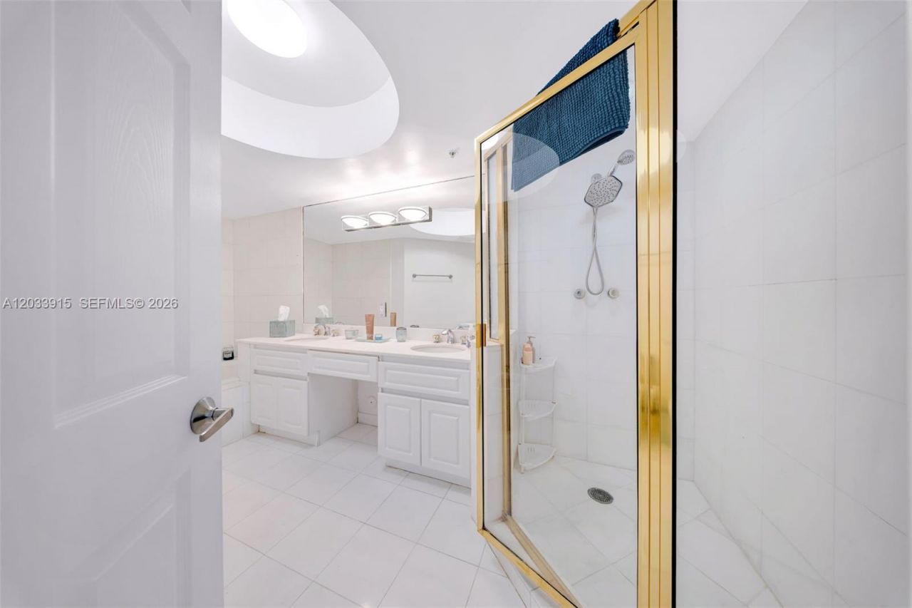 6301 Collins Ave , Unit 1708, Miami Beach, FL 33141 Photo