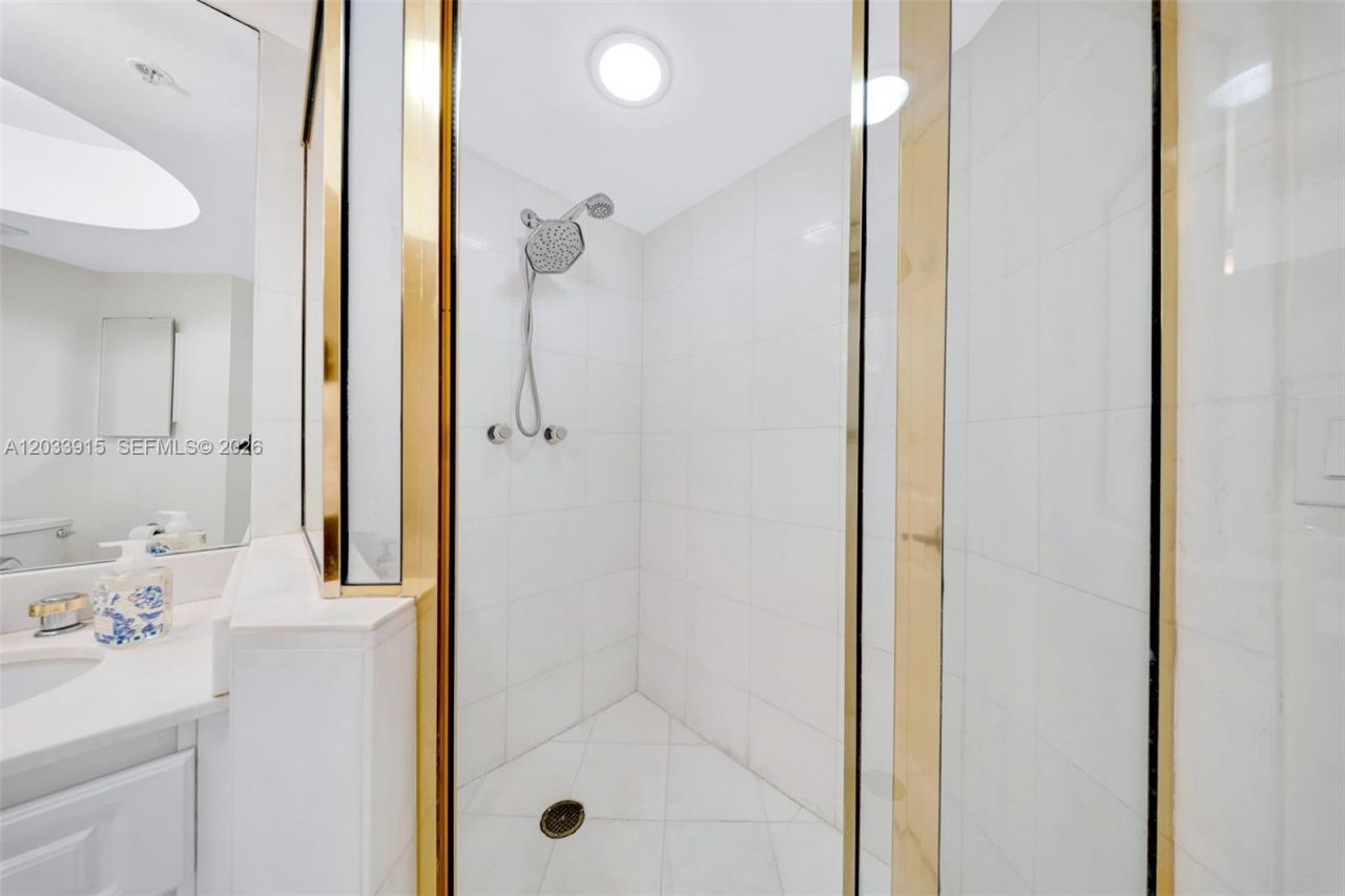 6301 Collins Ave , Unit 1708, Miami Beach, FL 33141 Photo