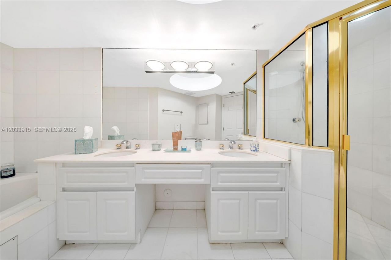 6301 Collins Ave , Unit 1708, Miami Beach, FL 33141 Photo
