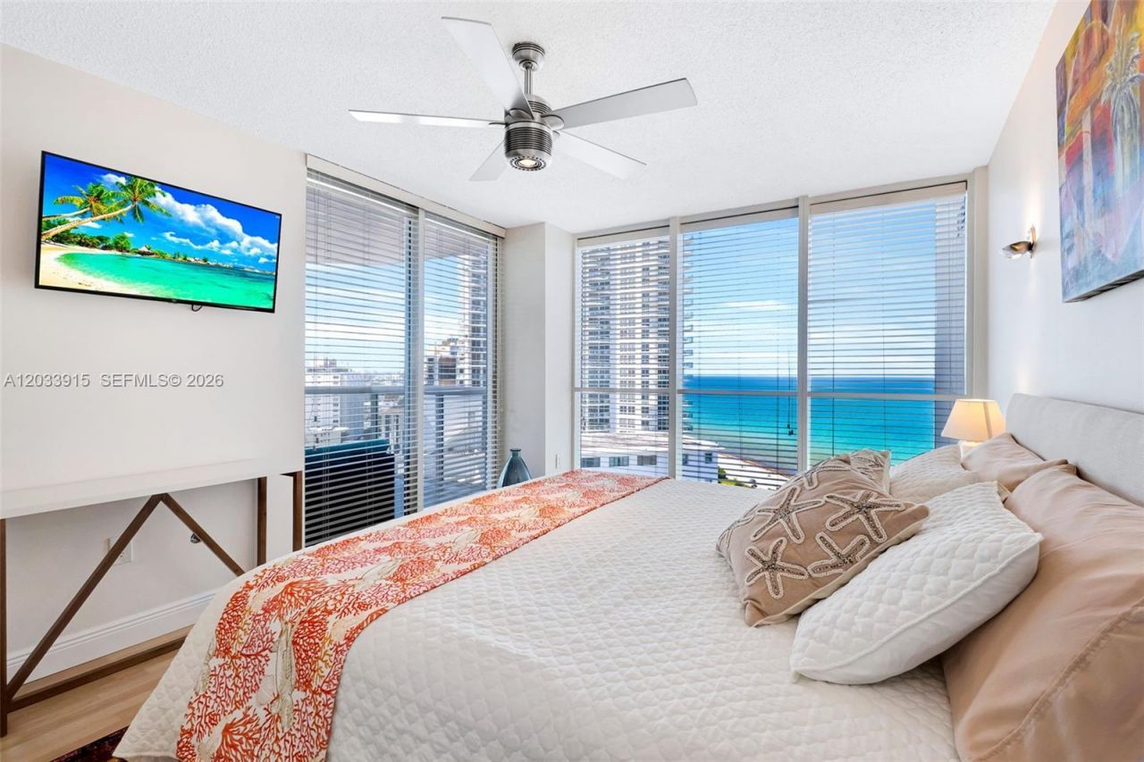 6301 Collins Ave , Unit 1708, Miami Beach, FL 33141 Photo