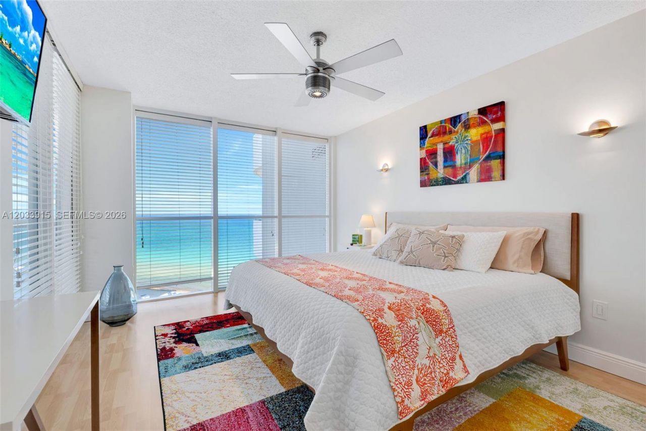 6301 Collins Ave , Unit 1708, Miami Beach, FL 33141 Photo