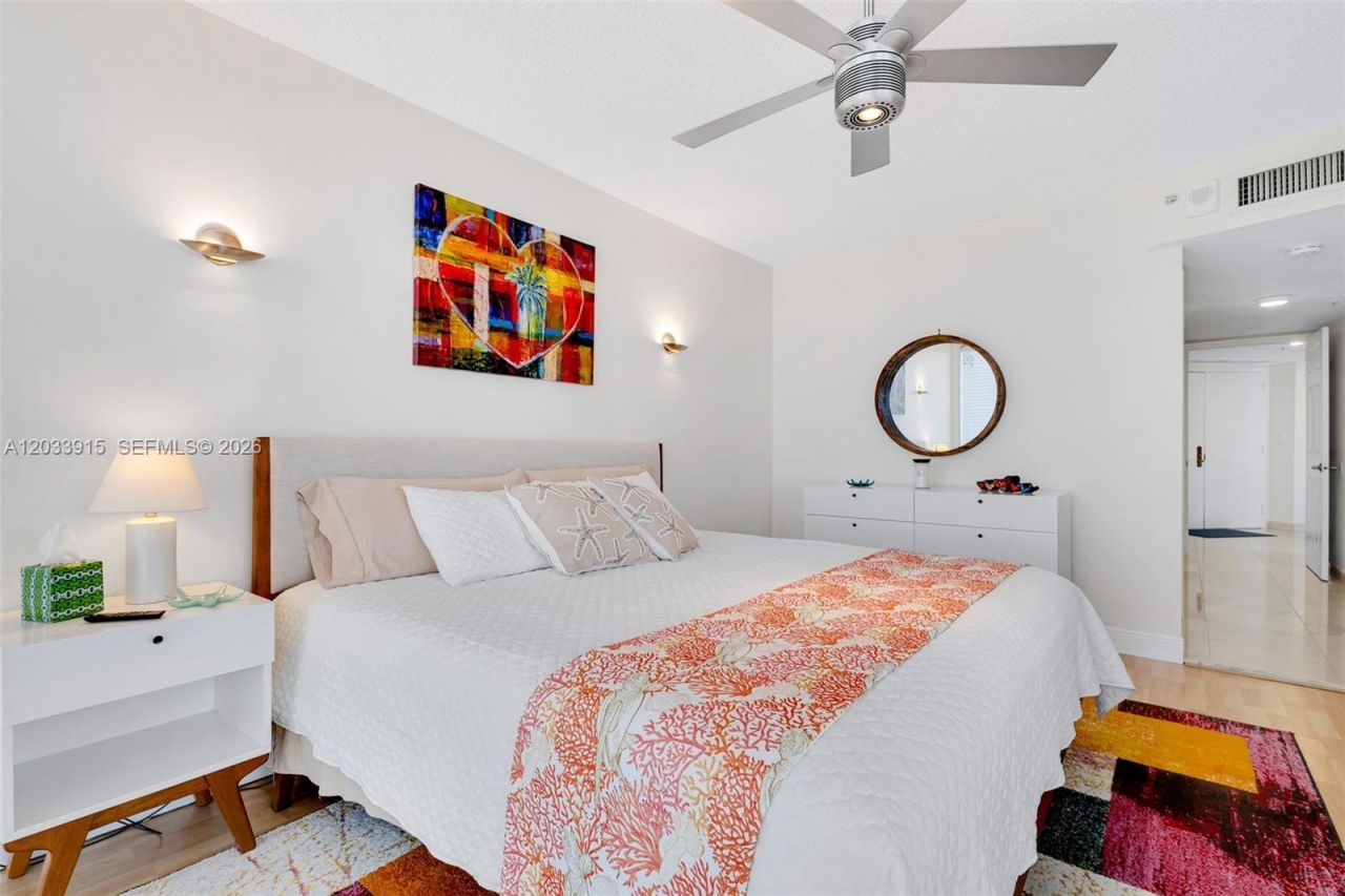 6301 Collins Ave , Unit 1708, Miami Beach, FL 33141 Photo