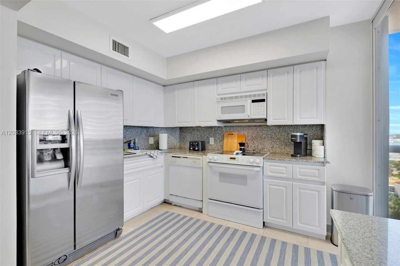 6301 Collins Ave , Unit 1708, Miami Beach, FL 33141 Photo