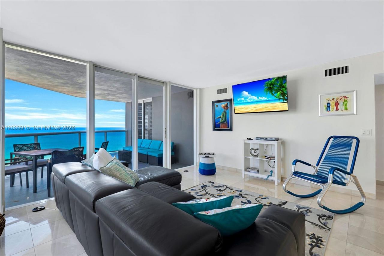 6301 Collins Ave , Unit 1708, Miami Beach, FL 33141 Photo