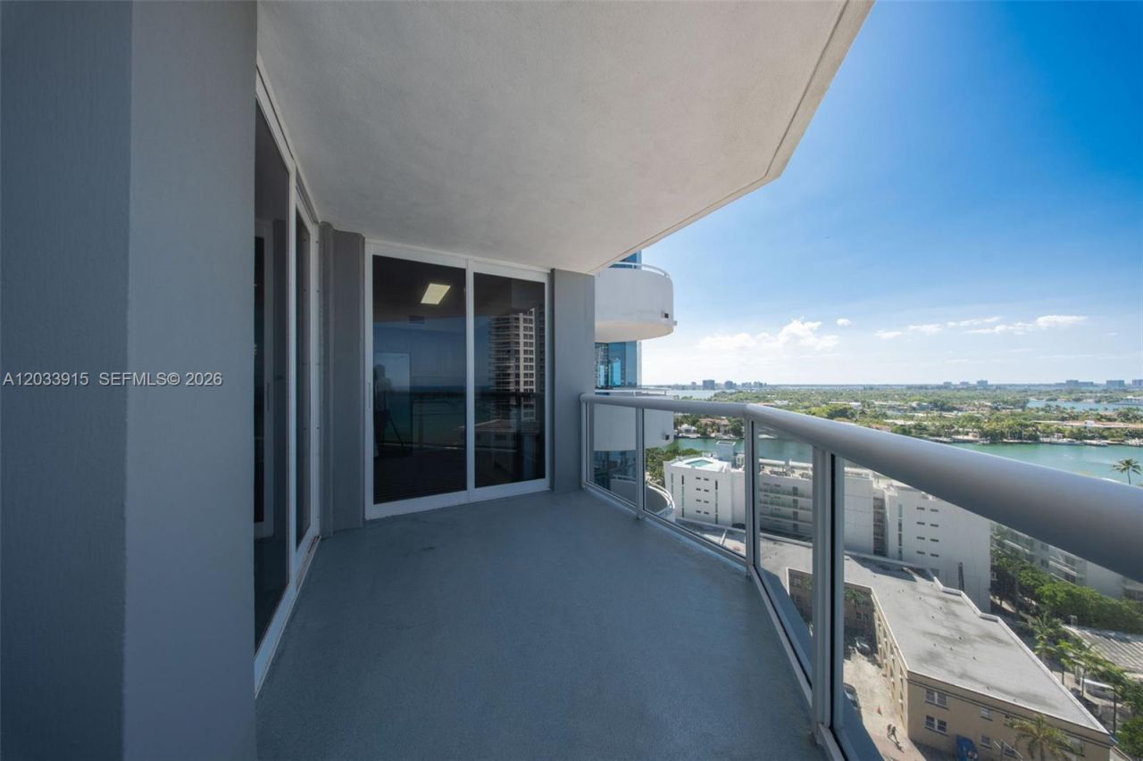 6301 Collins Ave , Unit 1708, Miami Beach, FL 33141 Photo