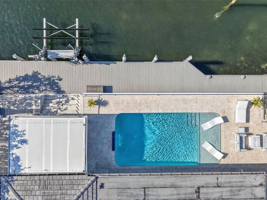 Property Image 100