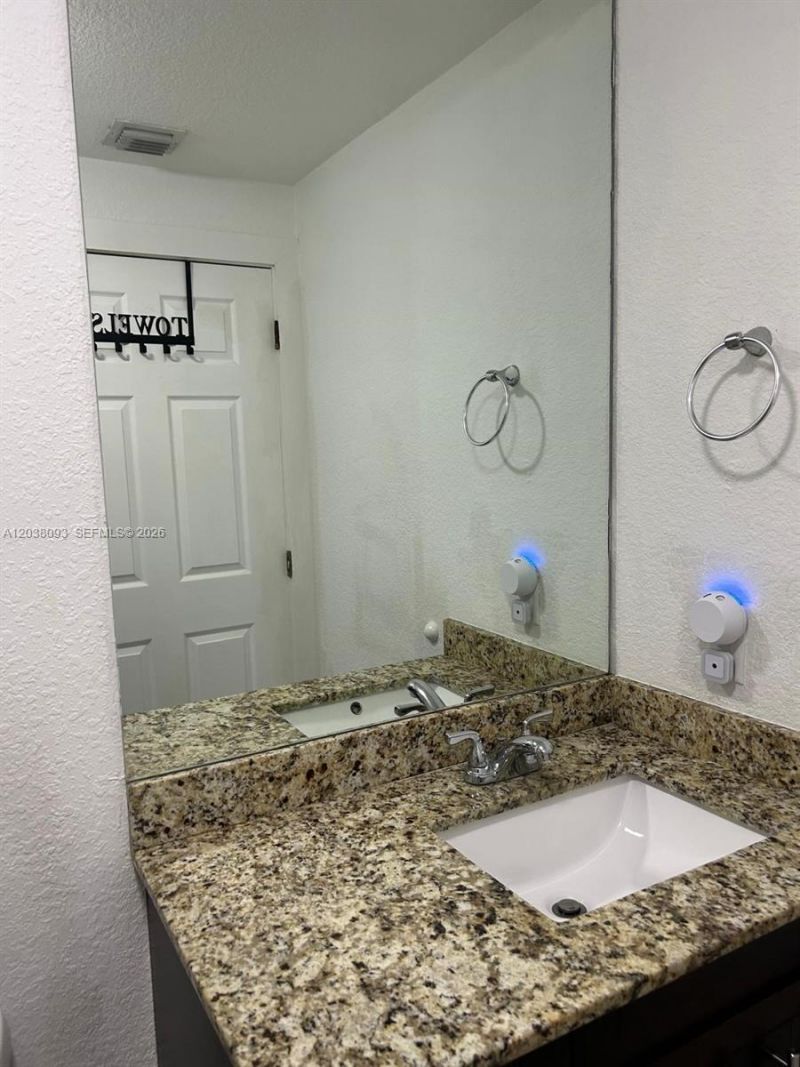 106 SE 9th Ct , Unit 201, Hallandale Beach, FL 33009 Photo