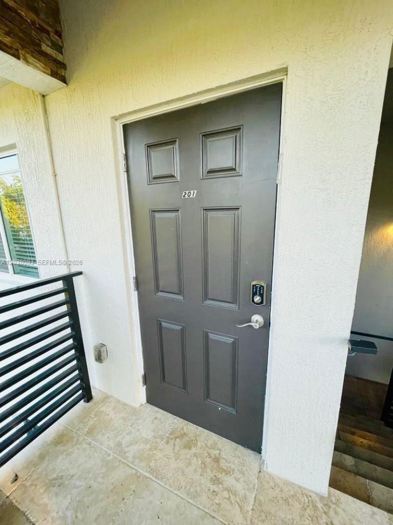 106 SE 9th Ct , Unit 201, Hallandale Beach, FL 33009 Photo