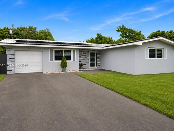 8211 NW 12th St , Pembroke Pines, FL 33024