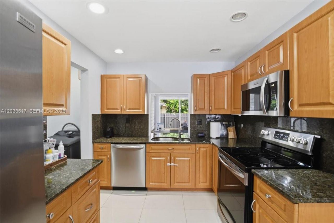 8211 NW 12th St, Pembroke Pines, FL 33024 Photo