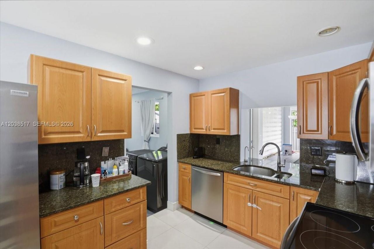 8211 NW 12th St, Pembroke Pines, FL 33024 Photo