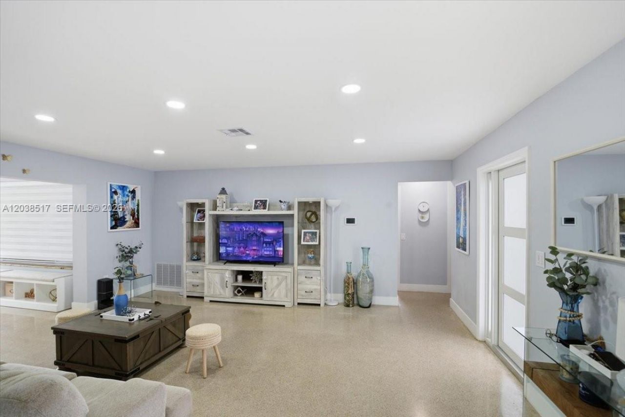 8211 NW 12th St, Pembroke Pines, FL 33024 Photo